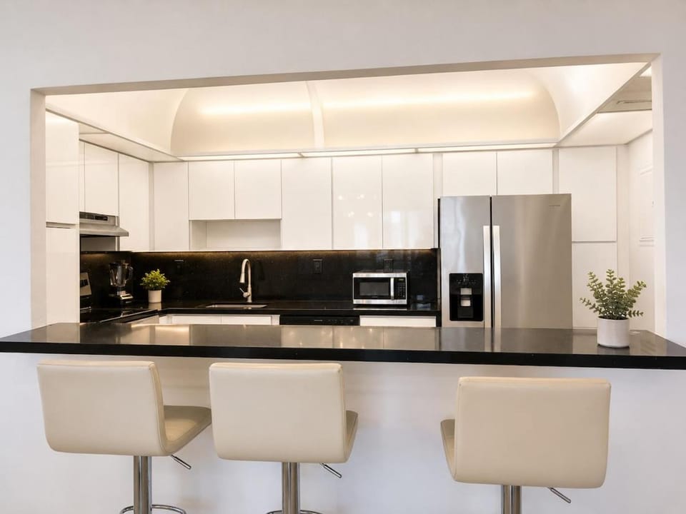 Ocean Reserve - 2bdrm - Free Parking on Sunny Isles Apartment in Sunny Isles Beach