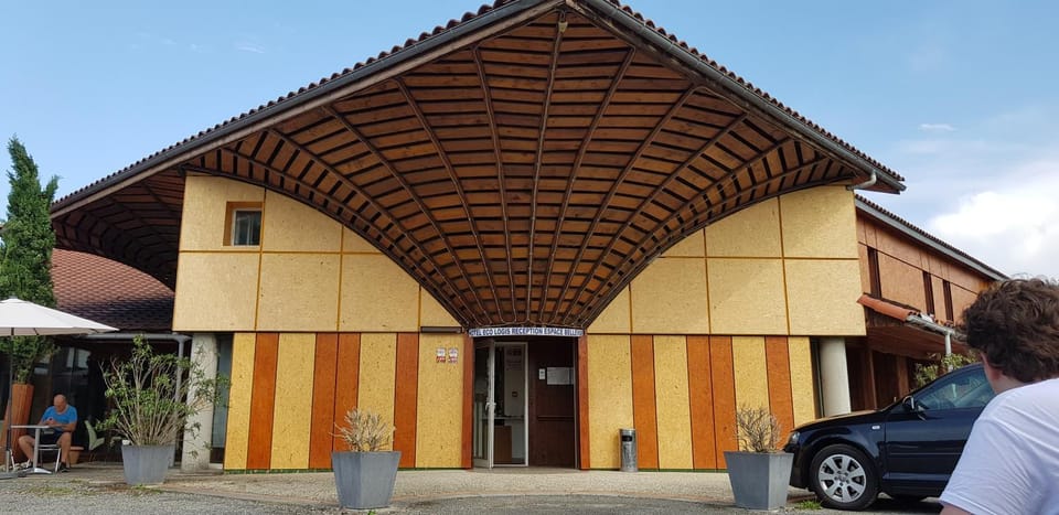 Facade/entrance