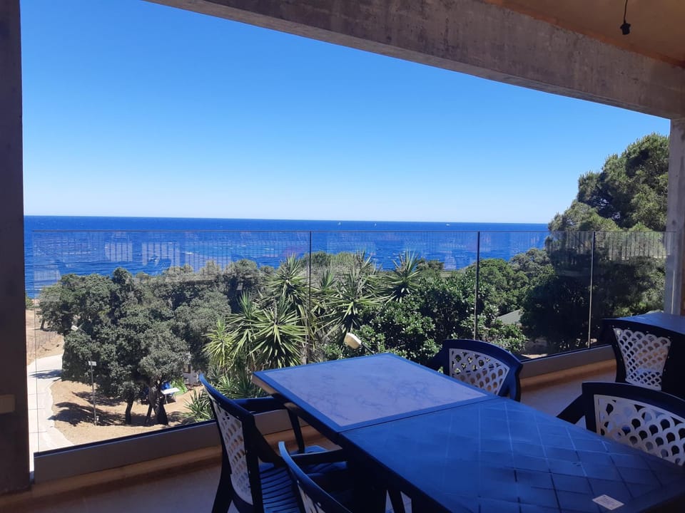 Restaurant/places to eat, Day, View (from property/room), Balcony/Terrace, Balcony/Terrace, Dining area, Sea view