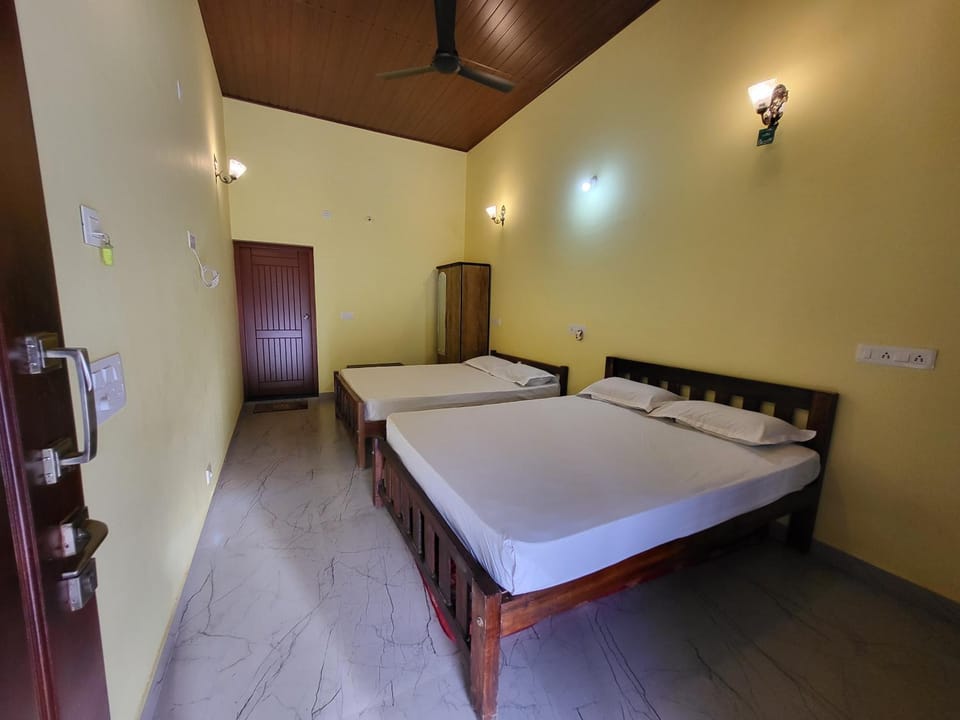 Sirimane Homestay - Pool & Activities, Home Food & Estate Vacation rental in Sakleshpur