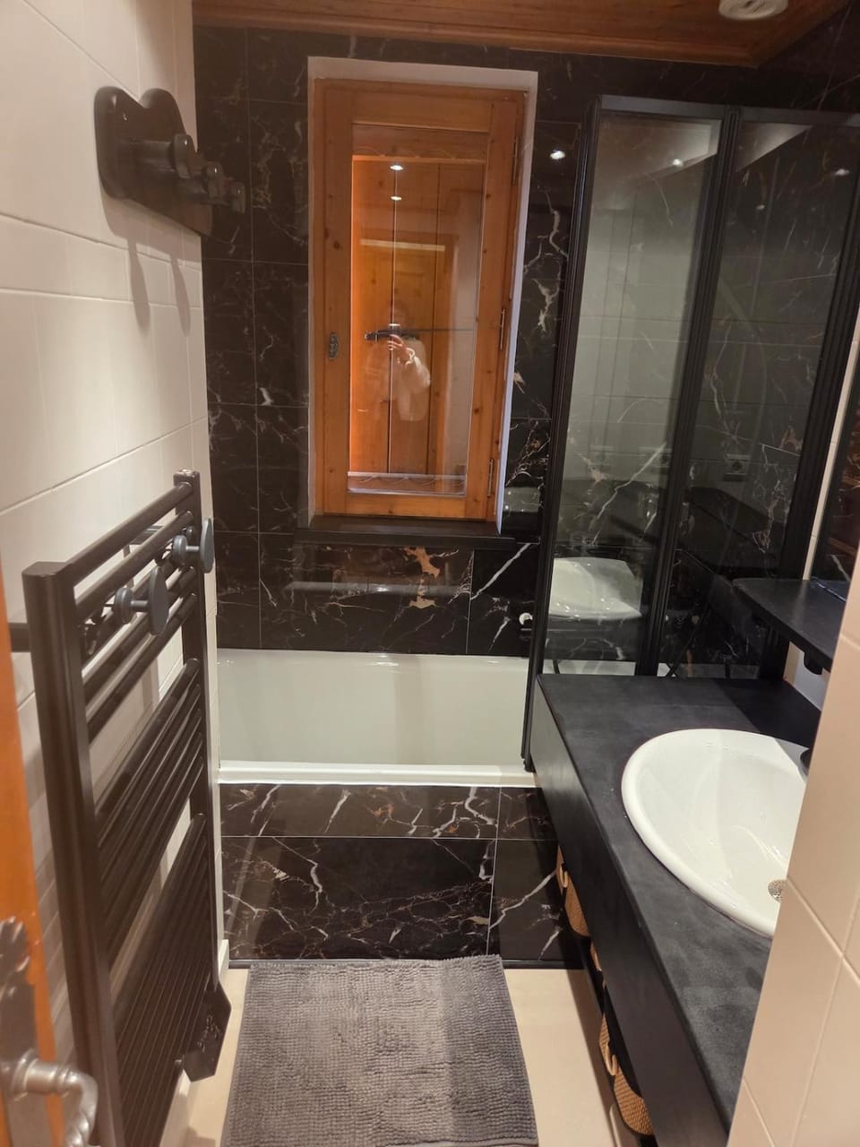 Shower, Toilet, Bathroom, Bath