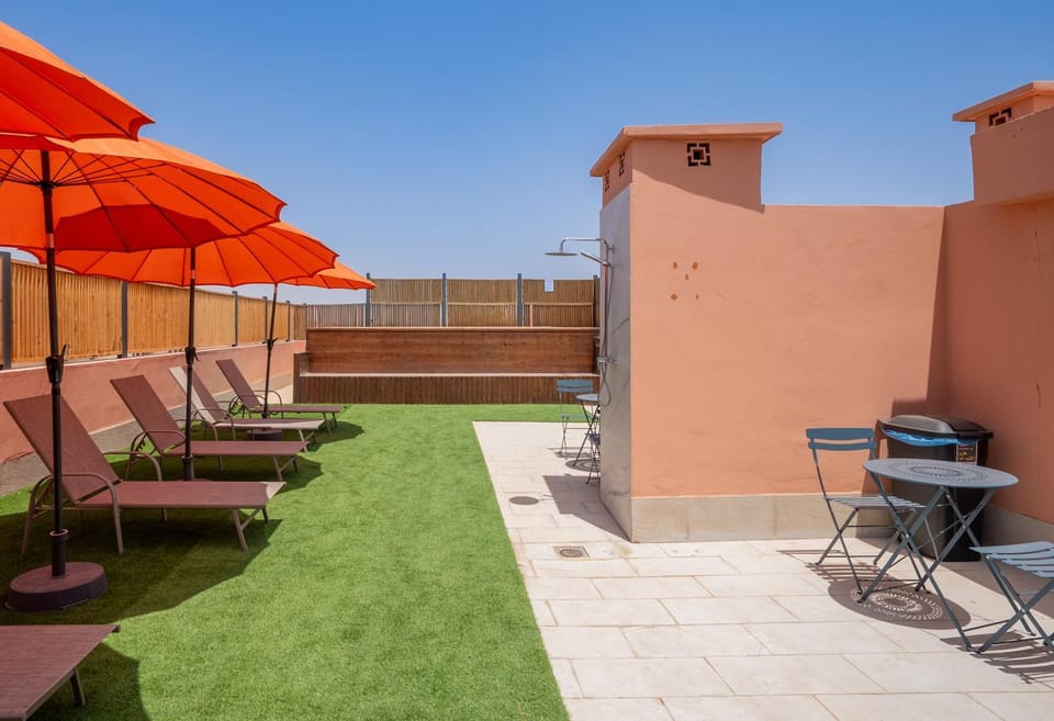 Guéliz Chic Apt, Terrace, Parking & pool Apartment in Marrakesh