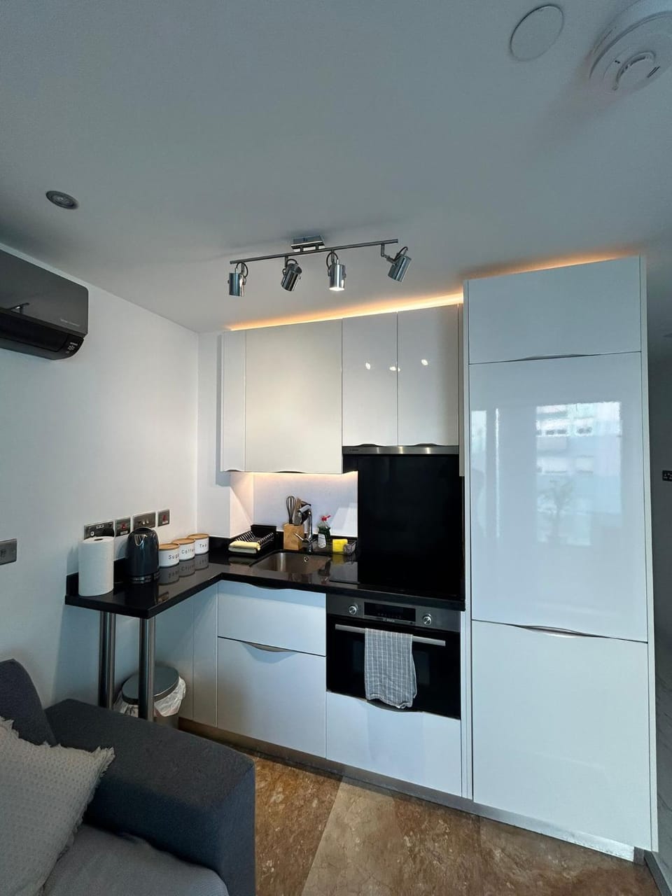 B2 Luxury Apartment in Ocean Spa Plaza Apartment in Gibraltar