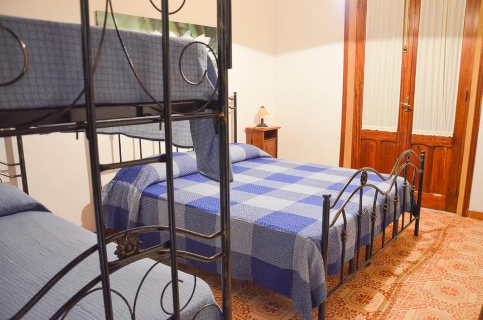 Photo of the whole room, Bedroom, bunk bed