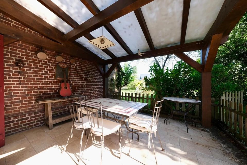 Patio, Day, Balcony/Terrace