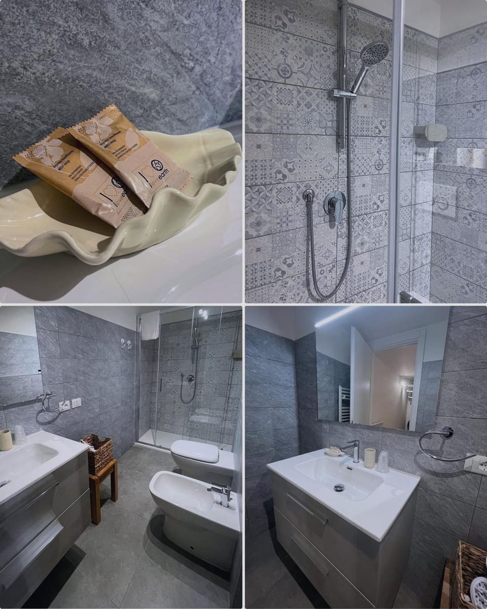 Shower, Bathroom, hair dryier, towels