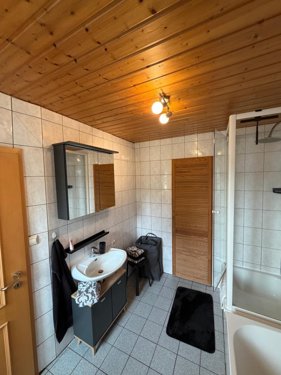 Shower, Bathroom, Bath, towels