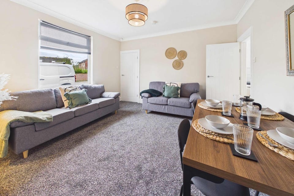 Living room, Seating area, Dining area