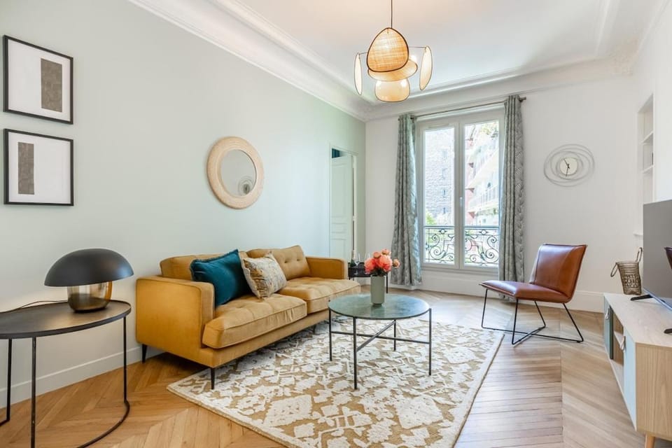 B3G 4pers Champs élysées Wagram ArcdeTriomphe AC Apartment in Paris