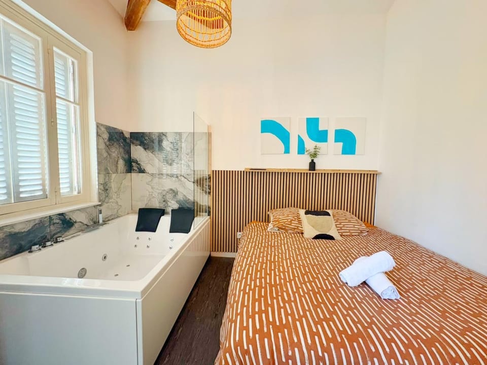 Suite Yarra - Love Room avec Jacuzzi et climatisation Apartment in Auvergne-Rhône-Alpes