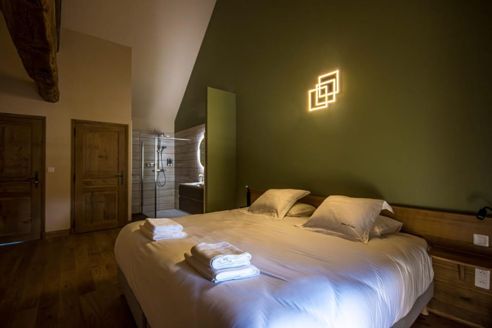 Living room, Bedroom