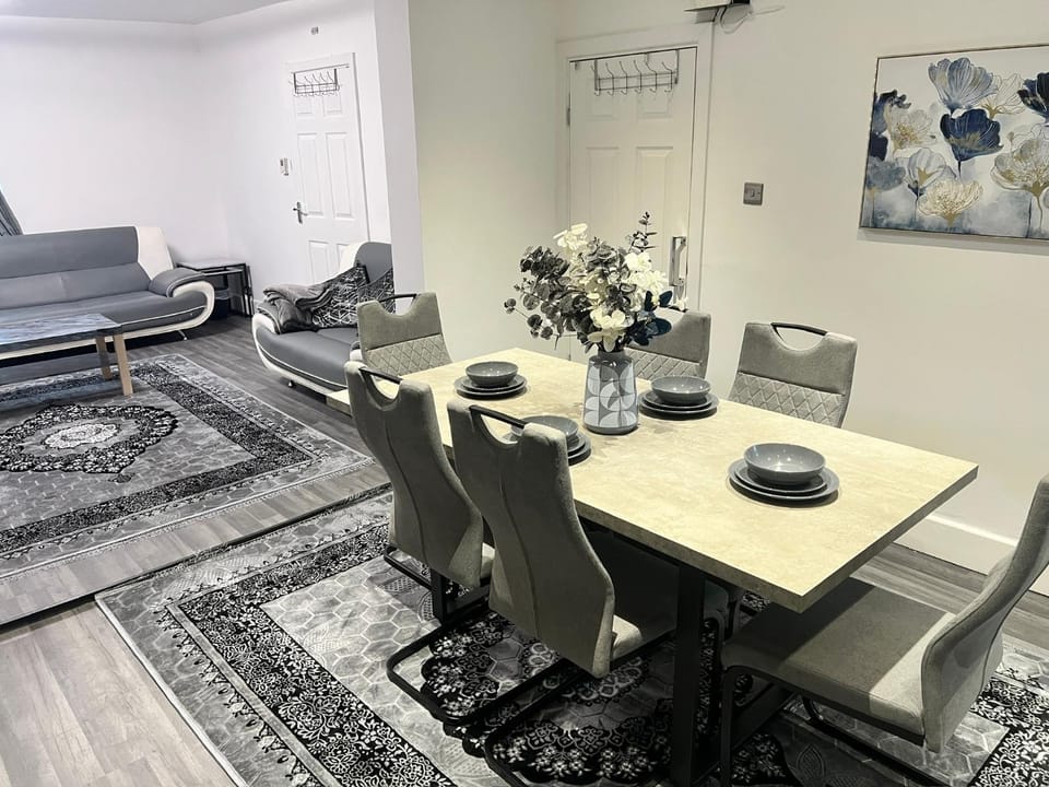 Living room, Seating area, Dining area