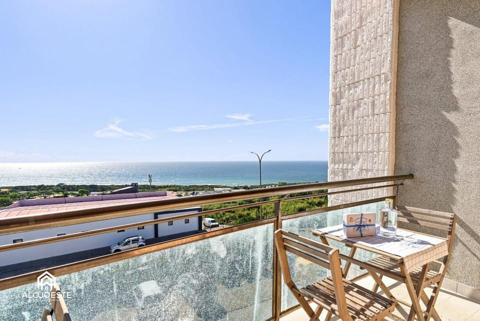 Sunset by the Sea - 1 bedroom apt with ocean view Apartment in Ericeira