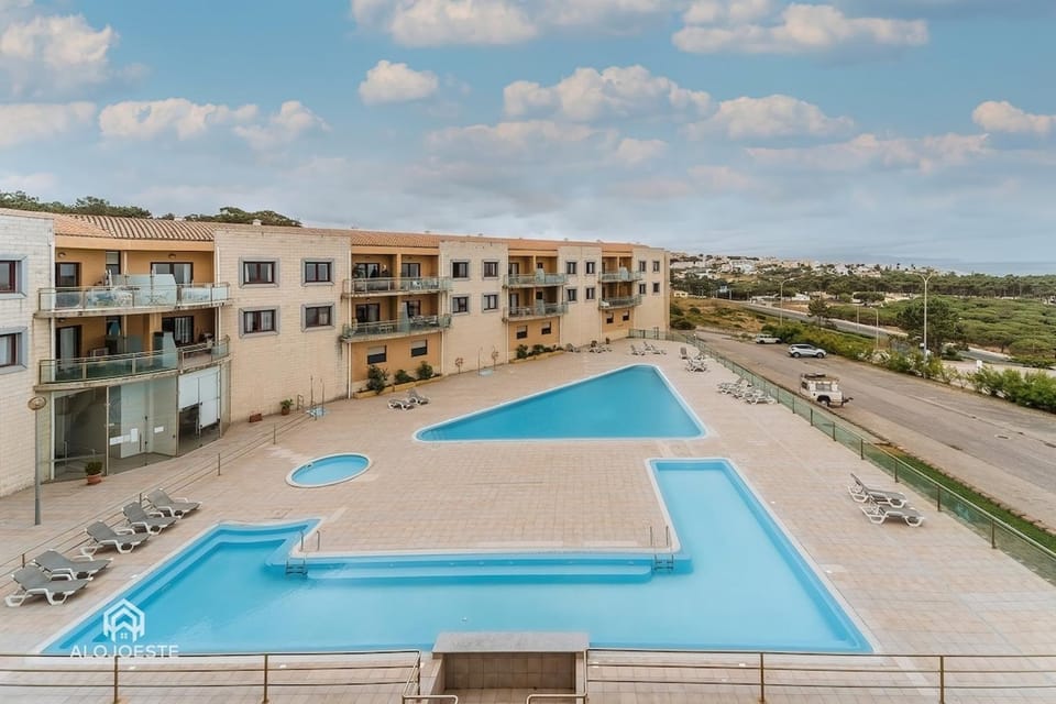 Sunset by the Sea - 1 bedroom apt with ocean view Apartment in Ericeira