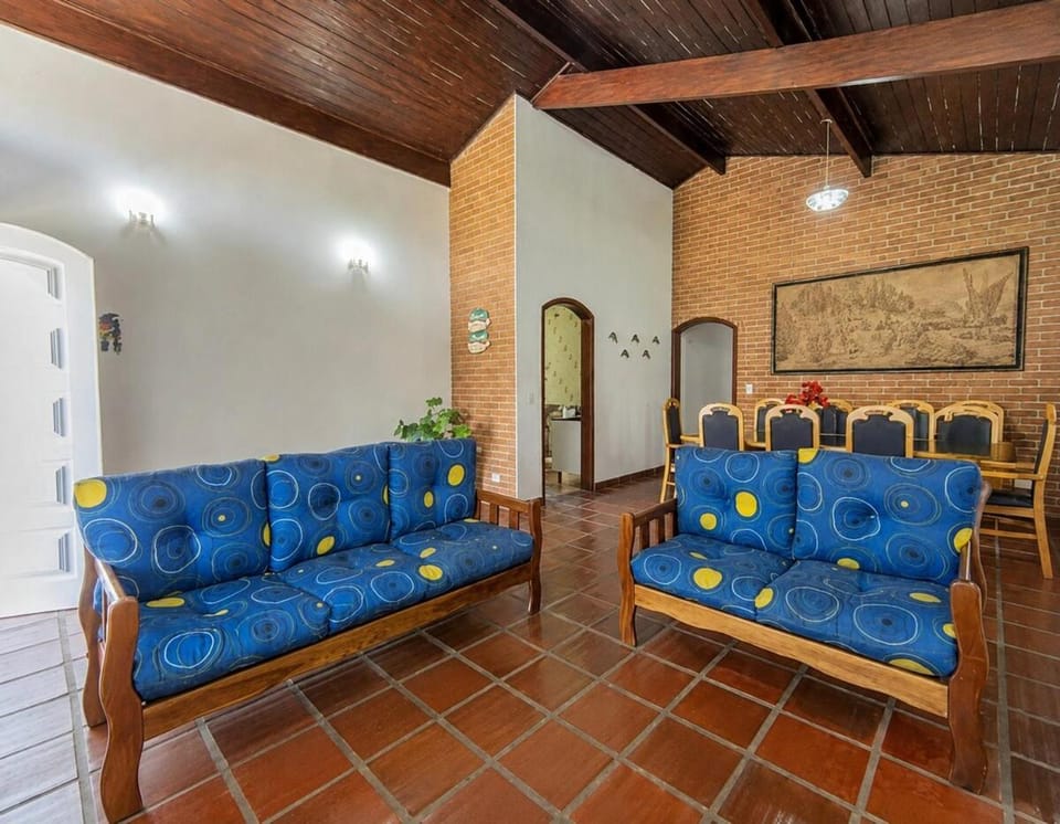 Casa Encanto da Praia - com piscina, 90m da praia House in Itanhaém