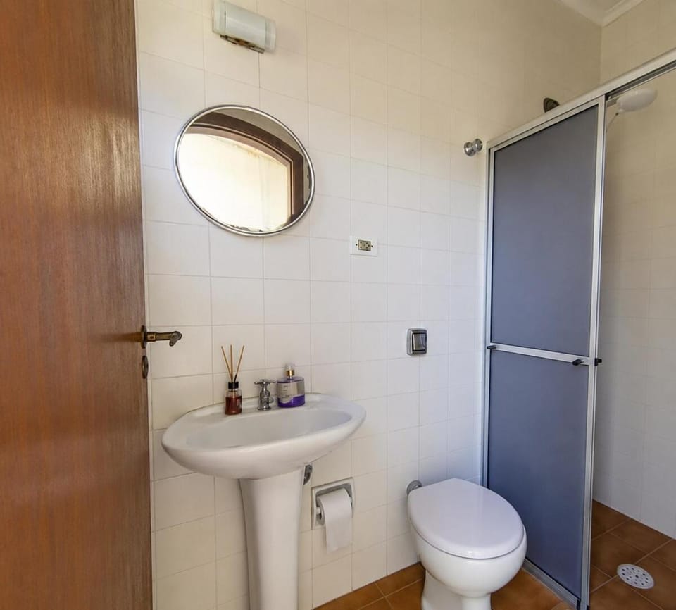 Casa Encanto da Praia - com piscina, 90m da praia House in Itanhaém