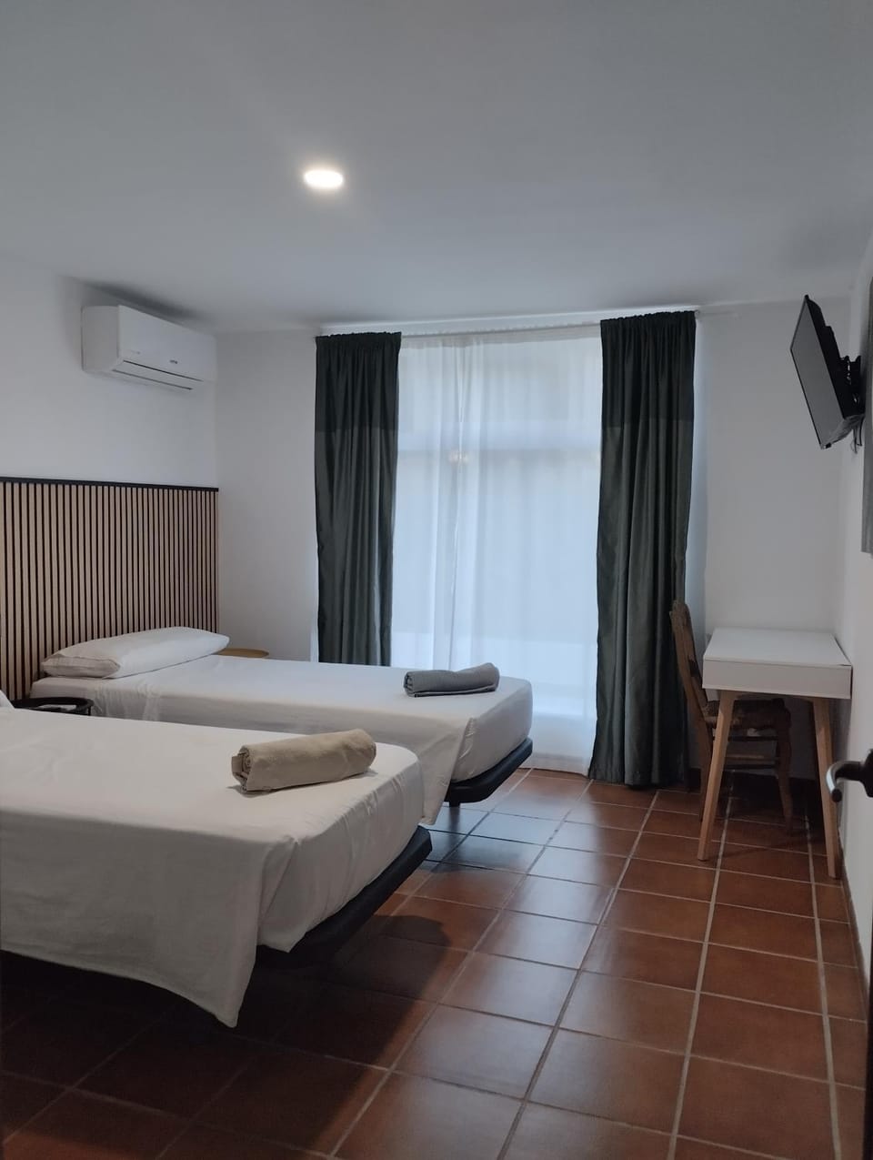 Bed, TV and multimedia