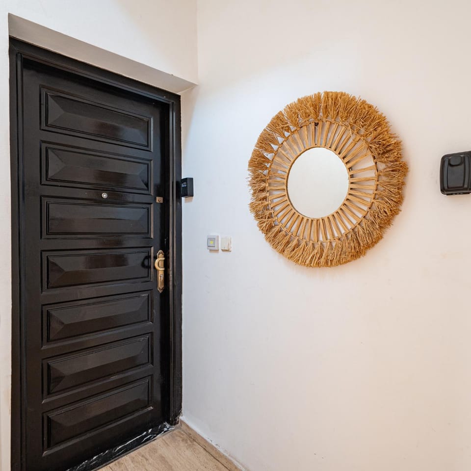 Superbe 2BR, 2 min to Medina Fast Wi-Fi Apartment in Marrakesh