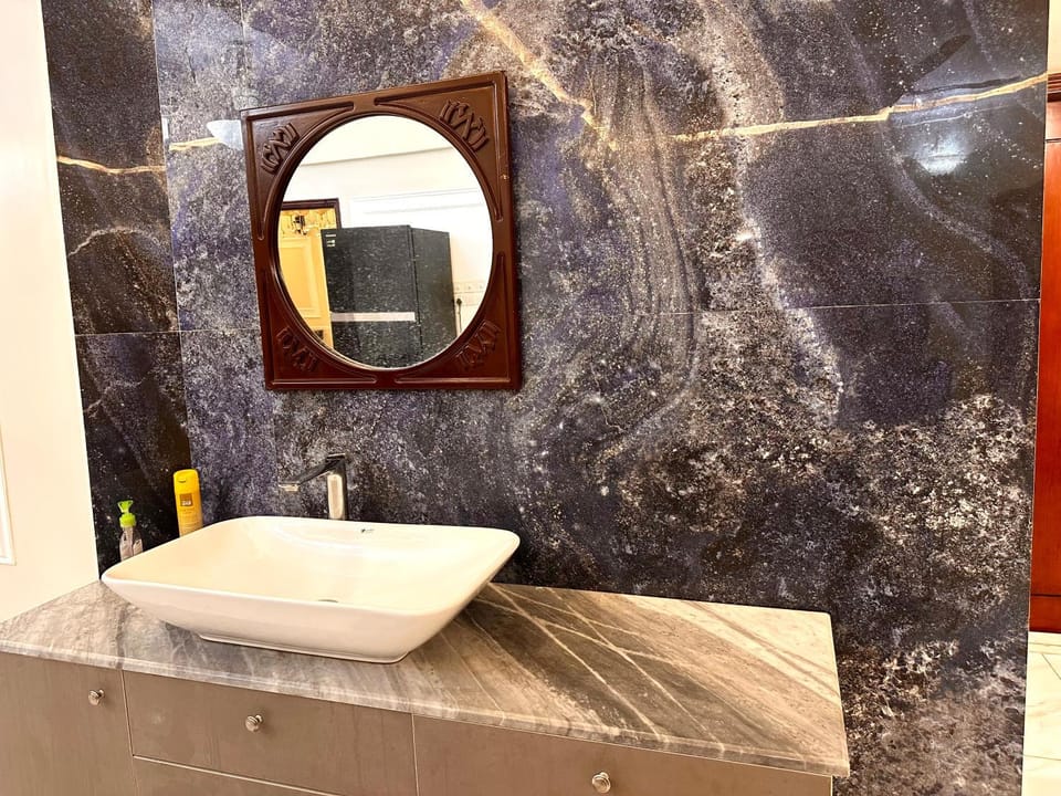 Luxurious 4br Apartment in Gulshan Apartment in Dhaka