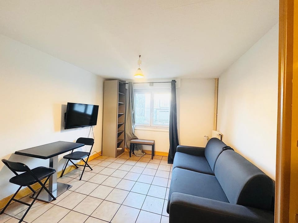 NGOMA IMMOBILIER N18 Studio proche gare Apartment in Île-de-France