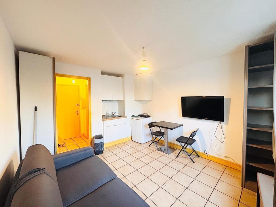 NGOMA IMMOBILIER N18 Studio proche gare Apartment in Île-de-France