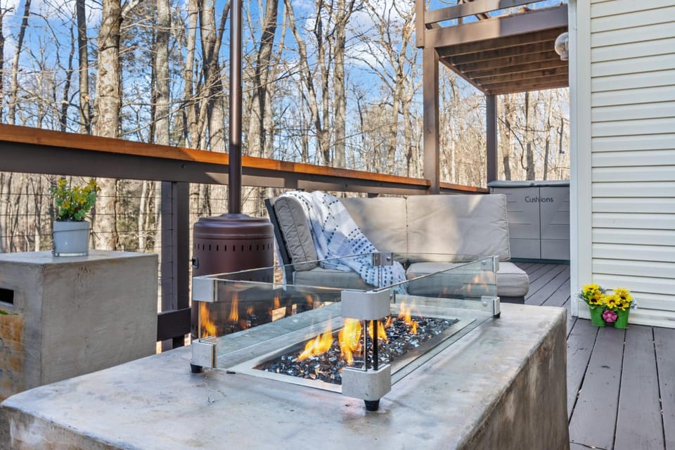 Balcony/Terrace, fireplace