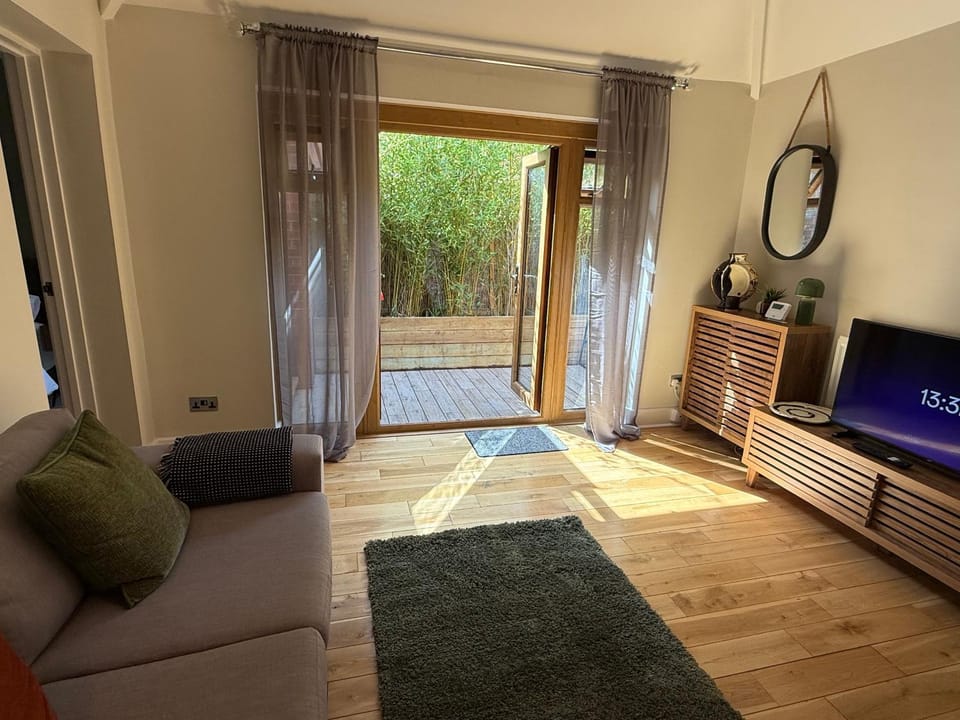 Parchment Lodge Apartment in Lichfield