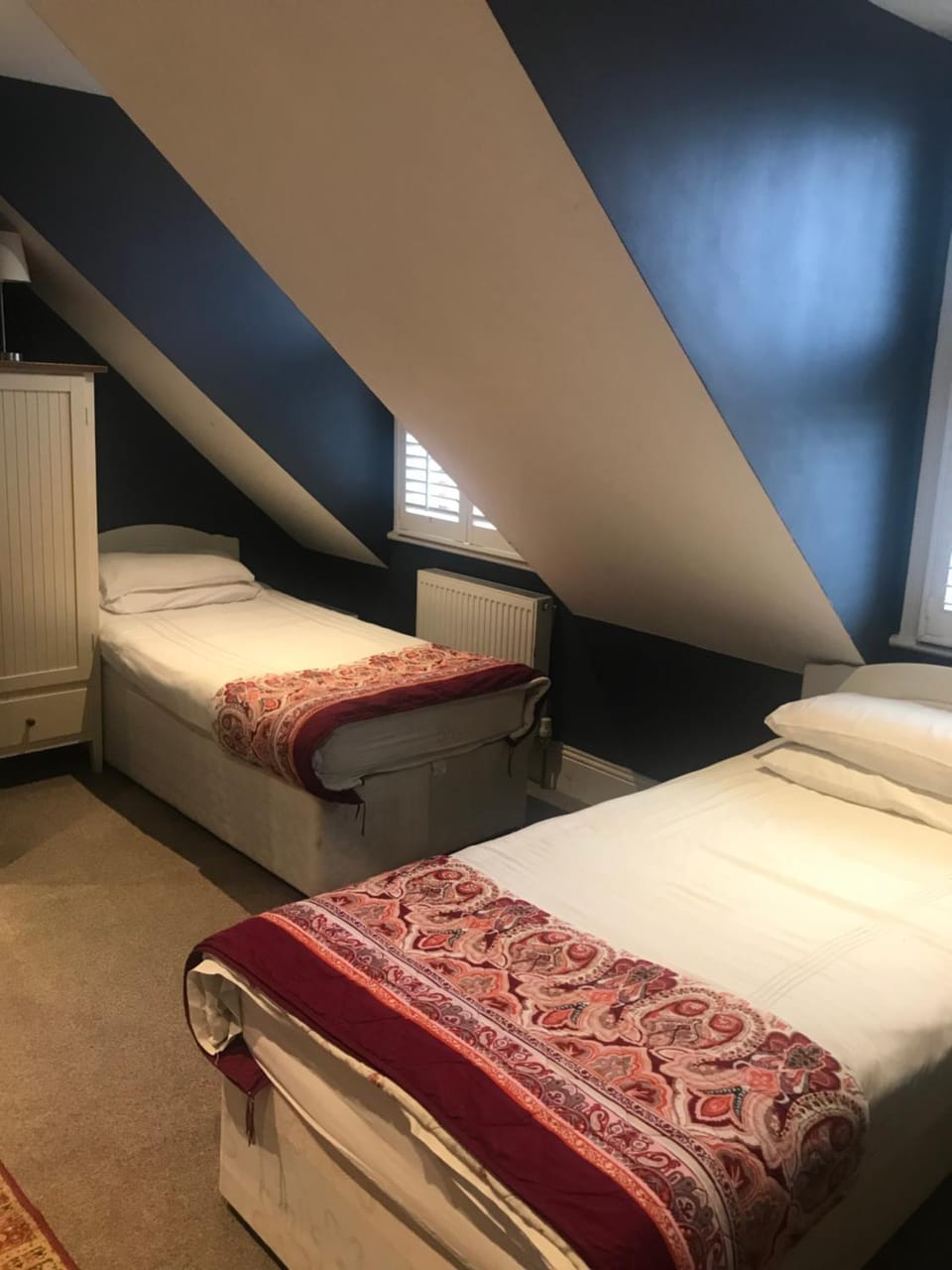 Acacia Villas Guest House Bed and Breakfast in Guildford