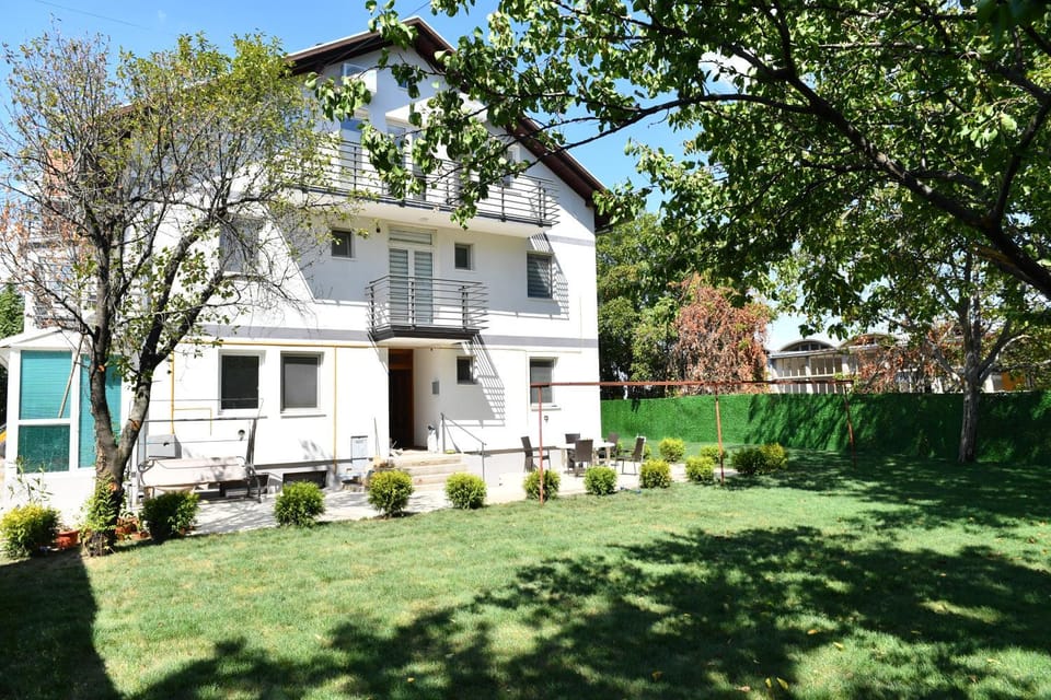 Property building, Garden, Garden view