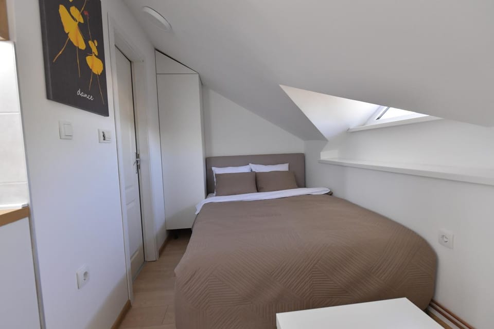 Bed, Bedroom, wardrobe