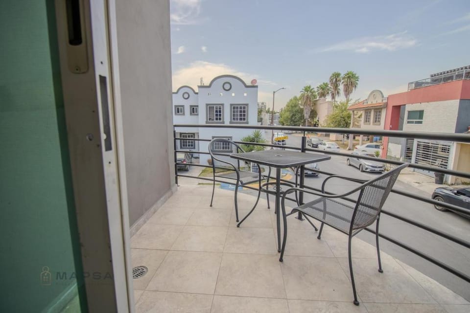Loft King con Balcon en Apodaca - Planta Alta Apartment in Monterrey