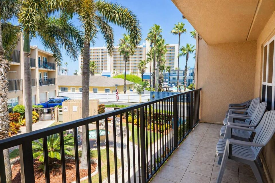 2BR Half Block to Beach Garage Heated Pool Apartment in South Padre Island