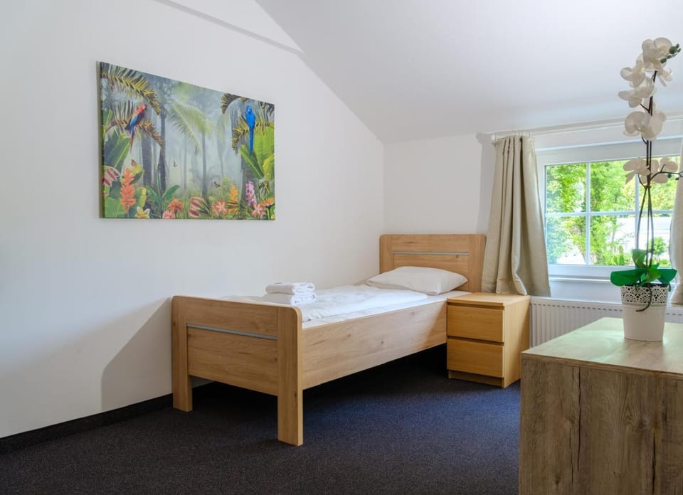 Bed, Bathroom, TV and multimedia, Photo of the whole room, Drinks