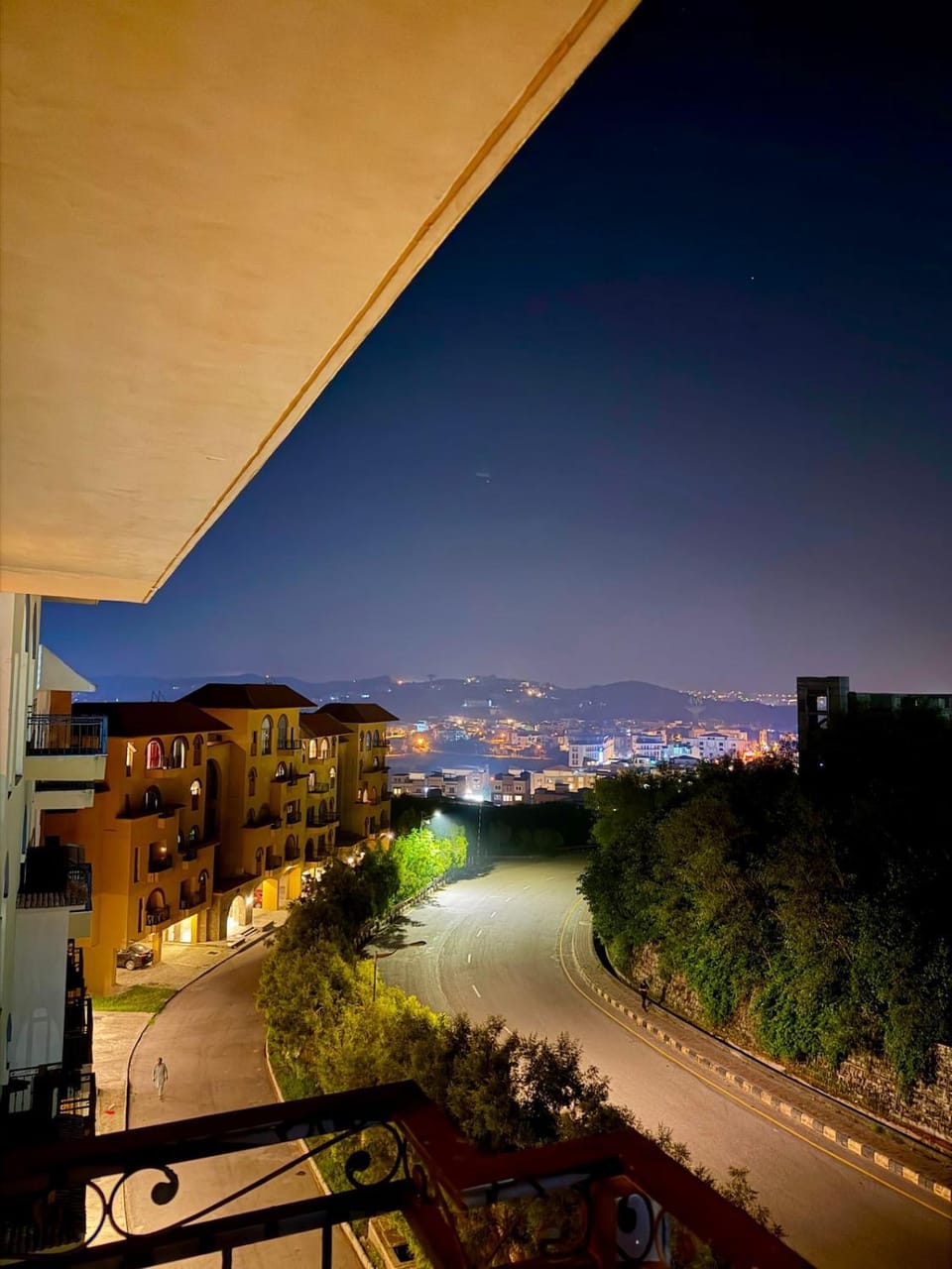 Top-Floor 2 Bed Apt in Riverloft by Aviators Den Apartment in Islamabad Capital Territory