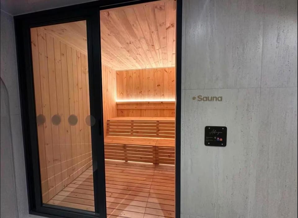 Lujosa suite de 2 ambientes piscina gym parqueadero Apartment in Quito
