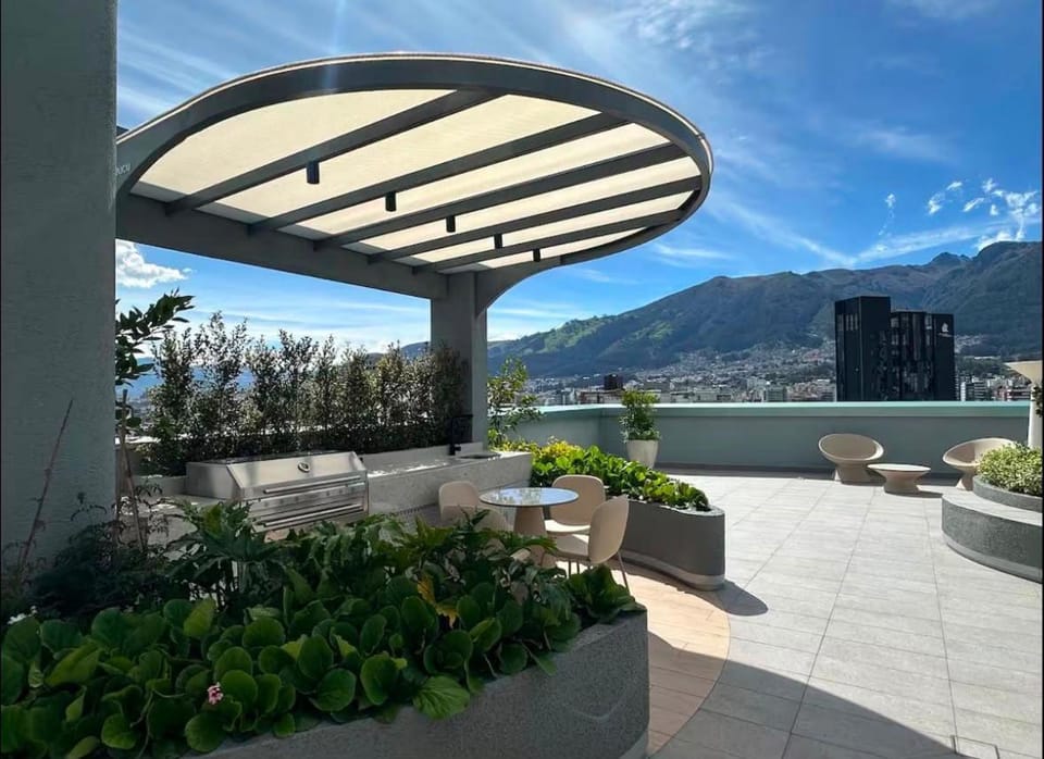 Lujosa suite de 2 ambientes piscina gym parqueadero Apartment in Quito