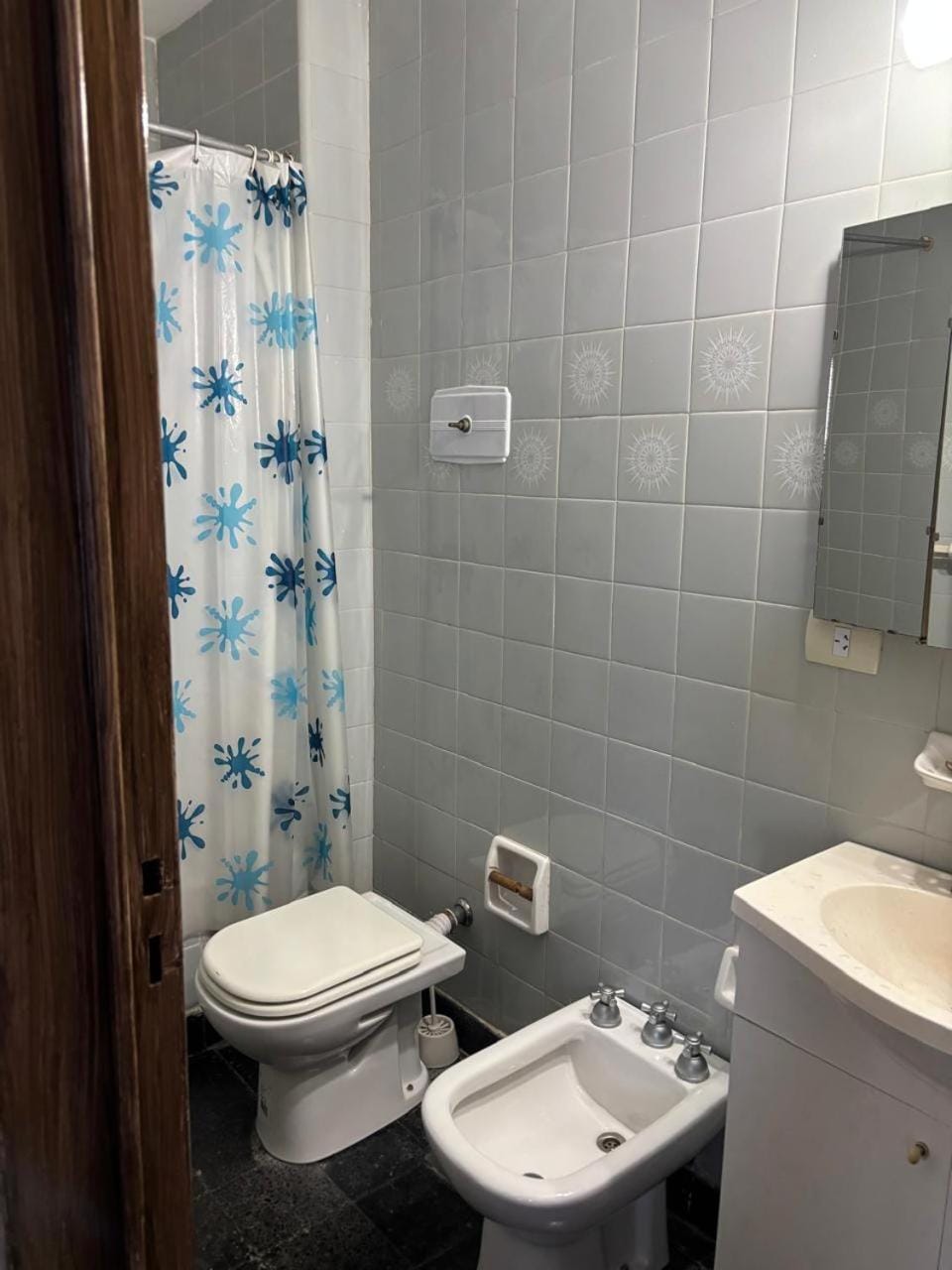 Shower, Toilet, Bathroom, bidet, towels