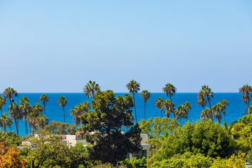 The Shores House Walk to Beach & Fire Pit House in La Jolla Shores