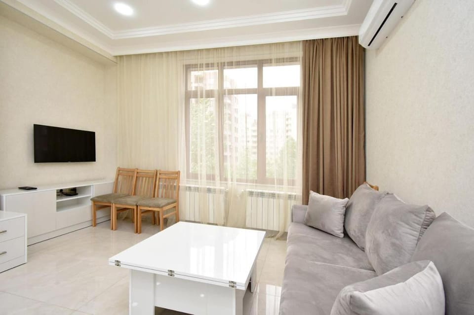 LUXURY PREMIUM Large Studio Apartment By Northern Avenue and Republic Sqaure - SUPERB Top Location! Apartment in Yerevan