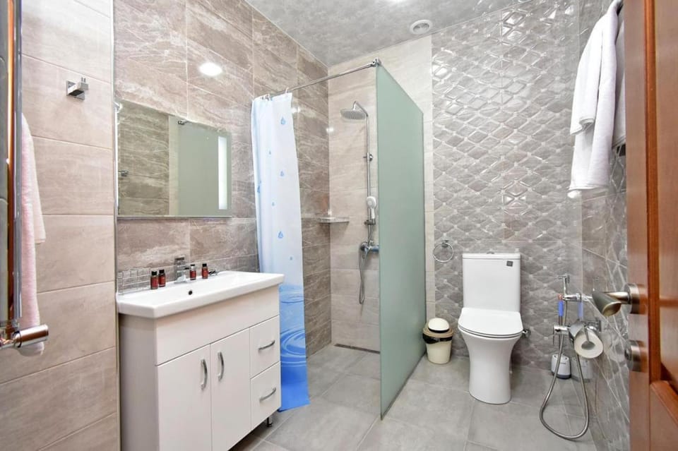 LUXURY PREMIUM Large Studio Apartment By Northern Avenue and Republic Sqaure - SUPERB Top Location! Apartment in Yerevan