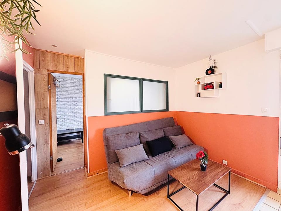 NGOMA IMMOBILIER N71 avec 1 chambre et 1 Salon proche gare Apartment in Île-de-France