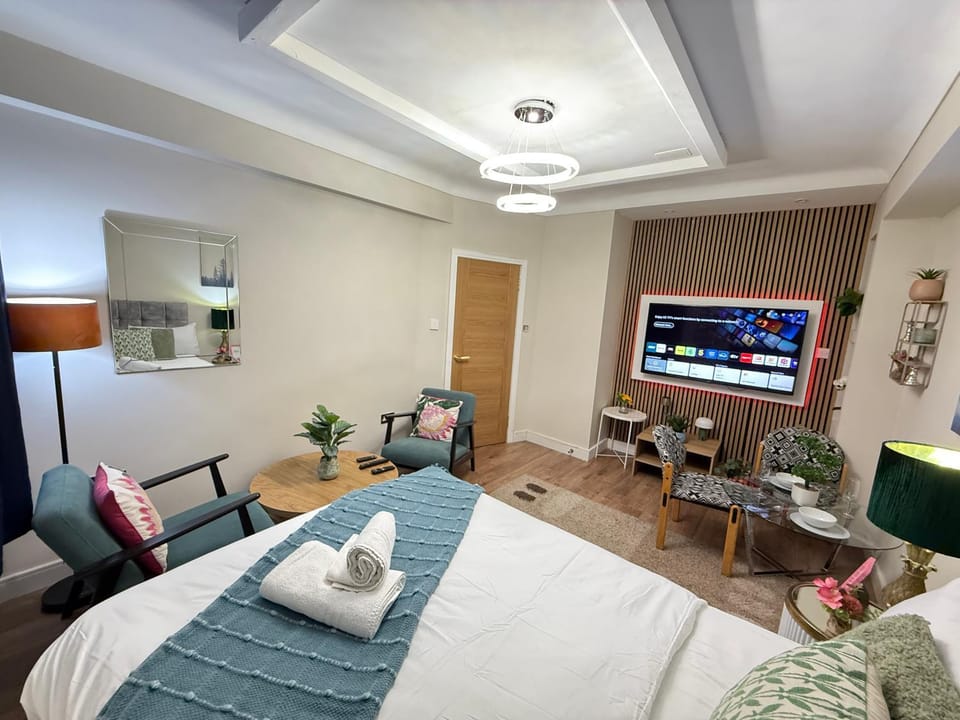 Communal lounge/ TV room, Evening entertainment