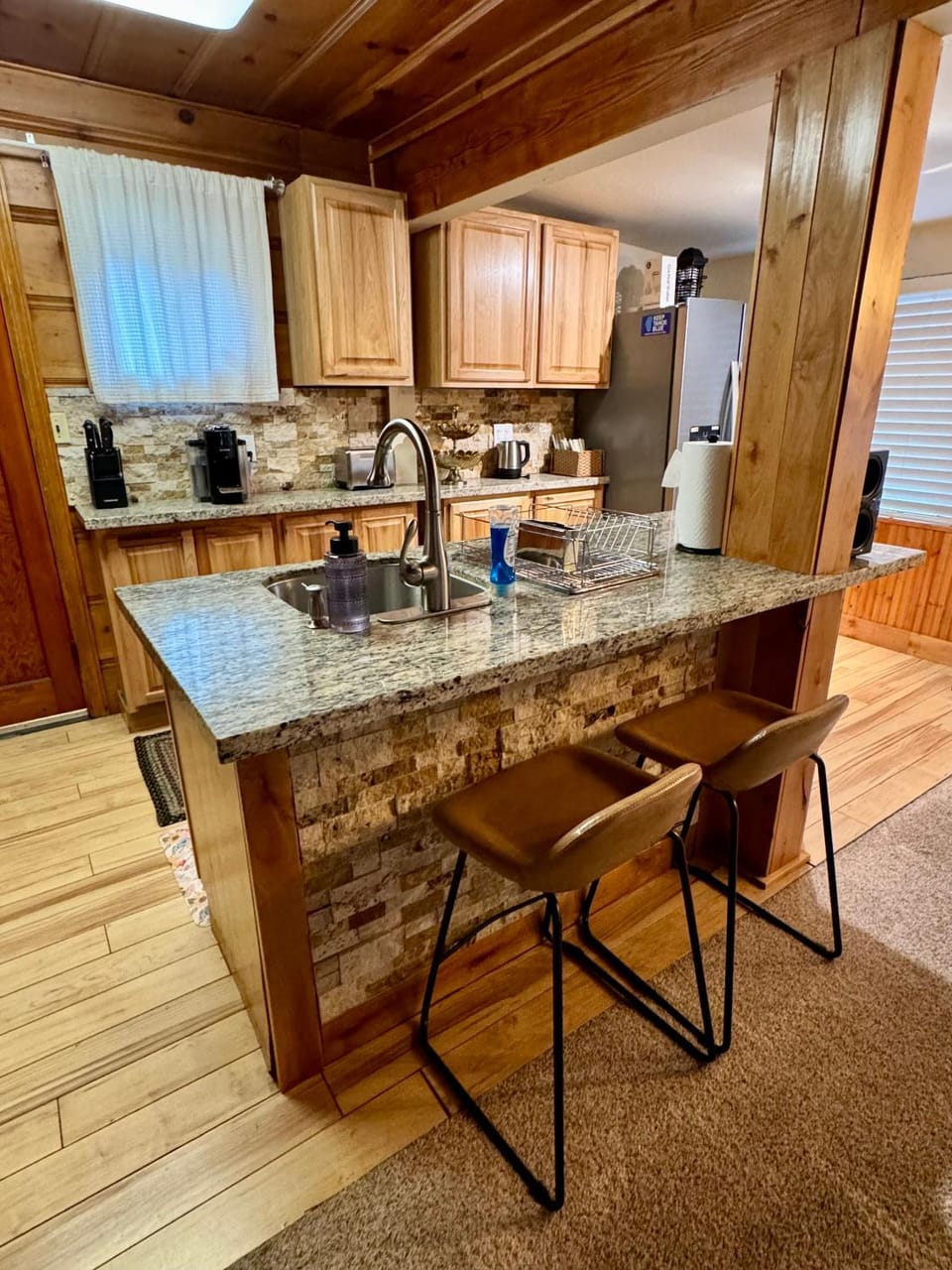 Kitchen or kitchenette, Dining area, dishwasher, stove