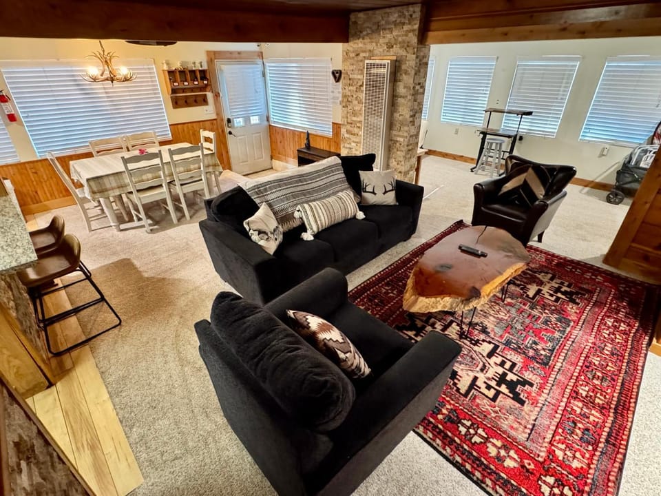 Living room, Seating area, Dining area