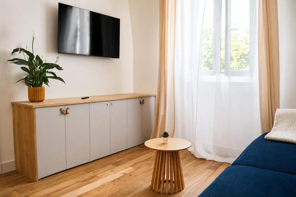 2p Rénové 5 min de la gare centre 15 min de Paris Apartment in Sartrouville