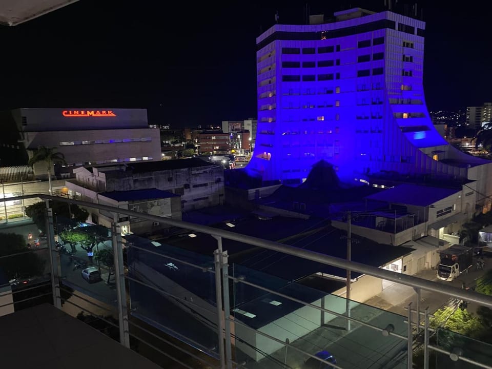 View (from property/room), Balcony/Terrace, City view