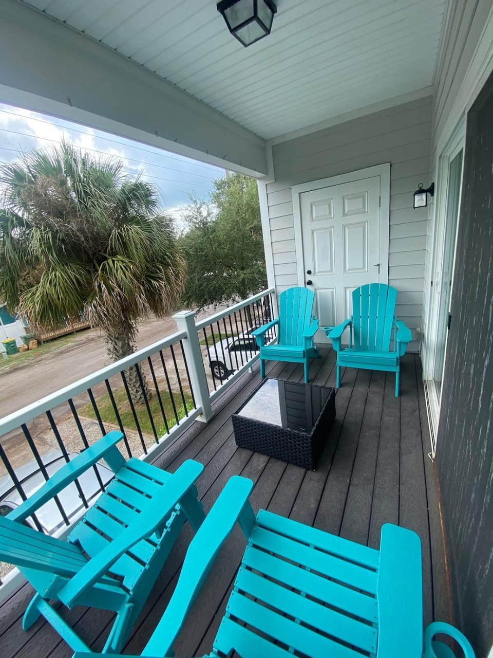 Jax Beach Vacation Stay, with 4 bathrooms, 5-bedroom, 2 fire pits, and 2 balconies House in Jacksonville Beach