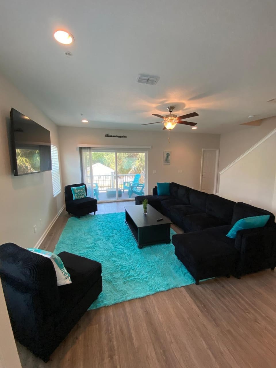Jax Beach Vacation Stay, with 4 bathrooms, 5-bedroom, 2 fire pits, and 2 balconies House in Jacksonville Beach