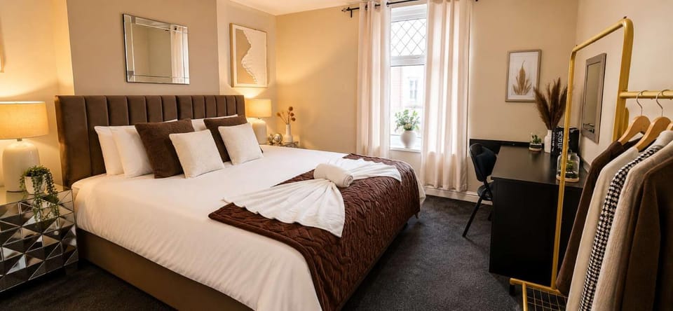Bed, Photo of the whole room, Bedroom, wardrobe