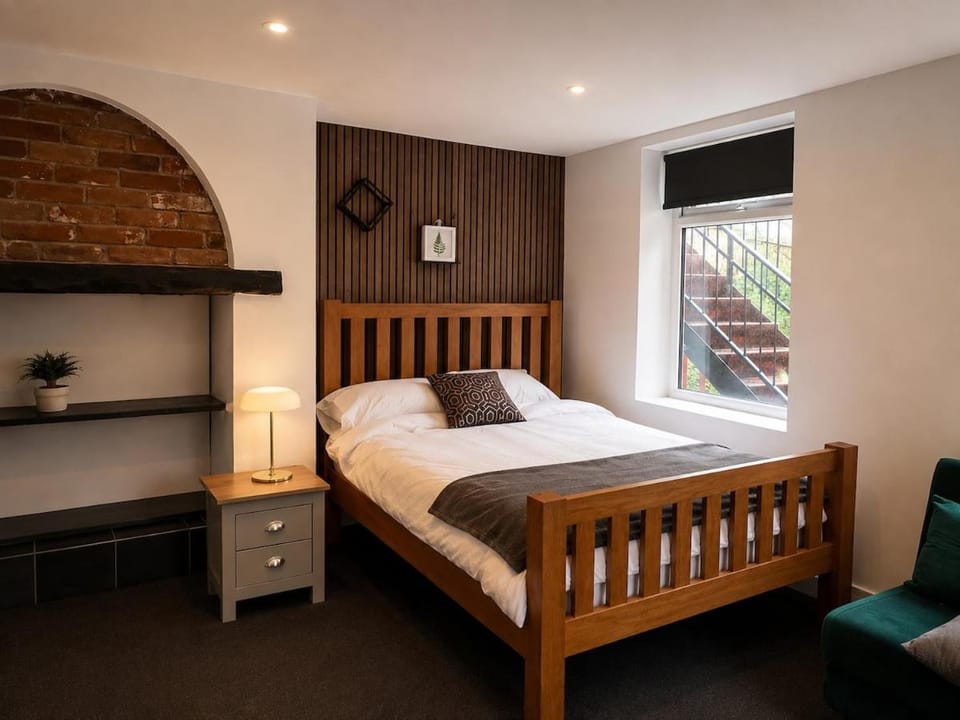 ST15 - 1-Bed Flat Canterbury | Parking & WiFi Apartment in Canterbury